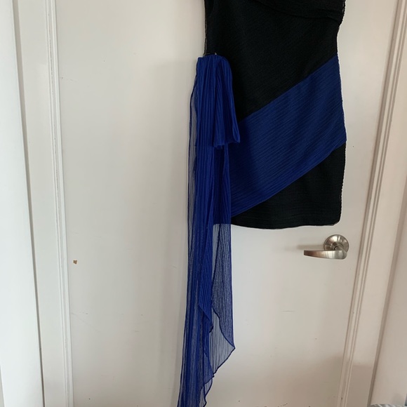 BCBG NEW One-shoulder lined dress! - Picture 6 of 7